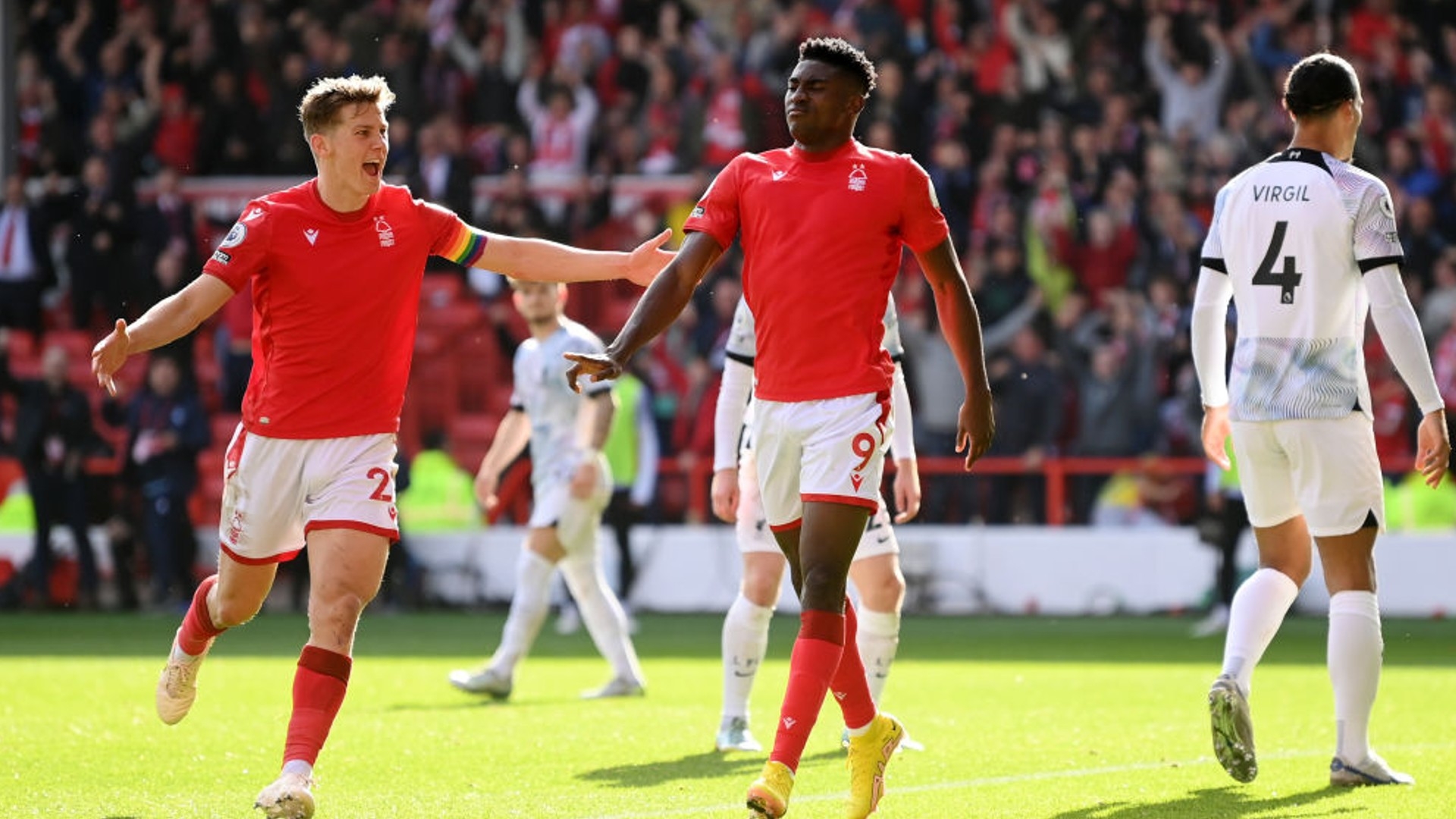 阵容变动不 阵容变动不